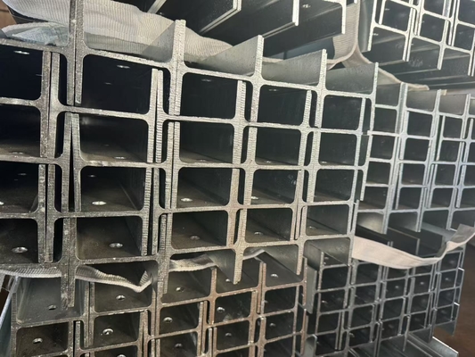 Des poteaux en forme de H galvanisés à boulons de 900 mm à 12000 mm de longueur