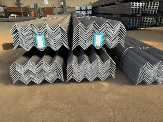 Angle galvanisé laminé à chaud essentiel pour la construction de cadres de portes de bâtiments civils