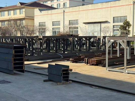 Structure de support de l'armoire électrique boulonnée pour la base de la tour d'éoliennes résistant à la corrosion durable