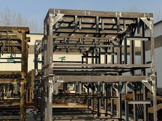 Plateforme de support de l'armoire électrique en bas de tour de vent en acier galvanisé à chaud pour des performances optimales