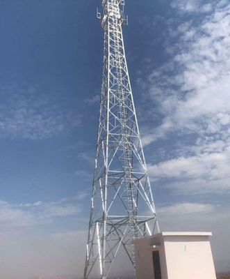 Tour de télécommunication en acier à angle quadriangulaire personnalisable Conformément à la norme ISO 9001